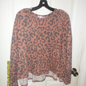 Vestique leopard print shirt